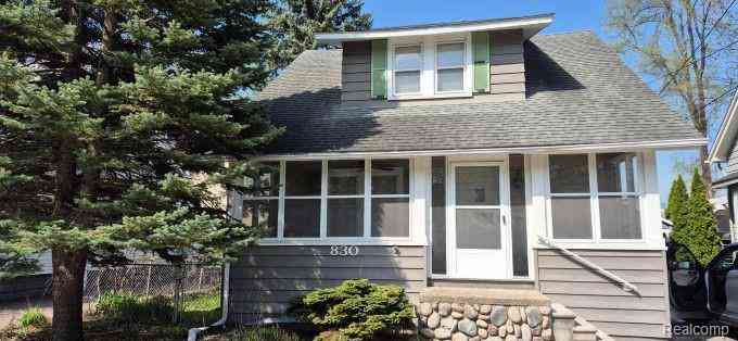 Homes For Rent - 830 Knowles Street <br/> Royal Oak, MI 48067