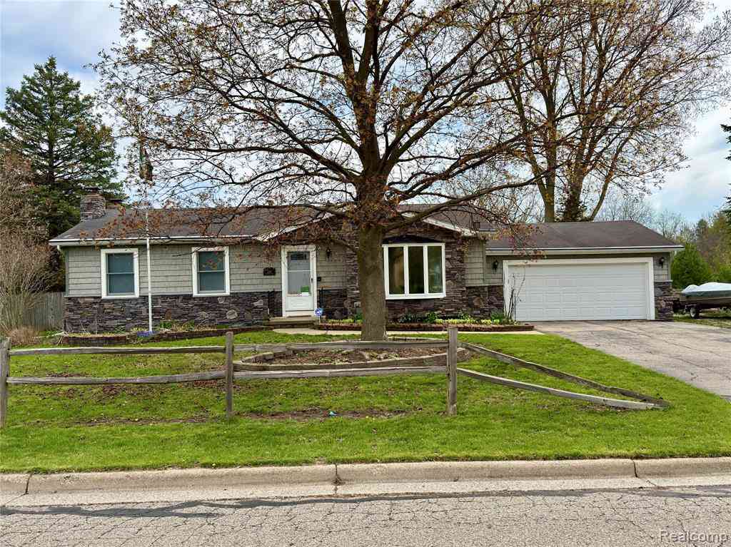 Homes For Sale - 5934 Montebello Avenue <br/> Ingham County, Haslett, MI 48840