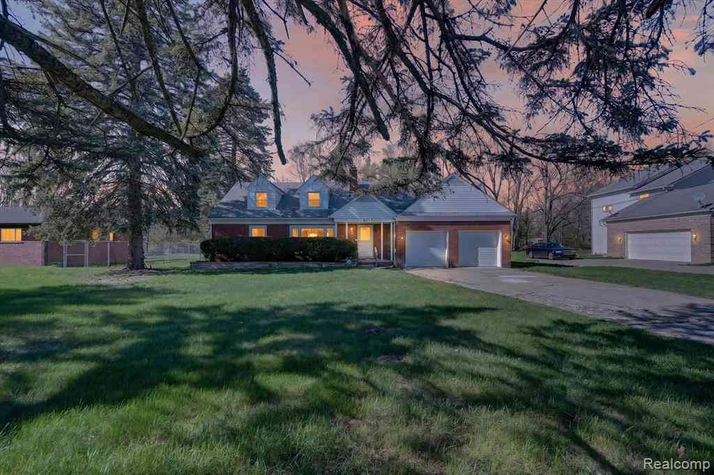 Homes For Sale - 18618 W 9 Mile Road <br/> Southfield, MI 48075