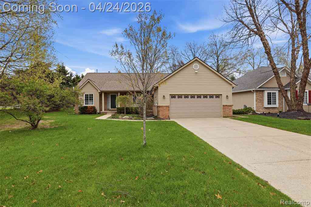 Homes For Sale - 3300 Viking Drive <br/> Commerce Twp, MI 48390