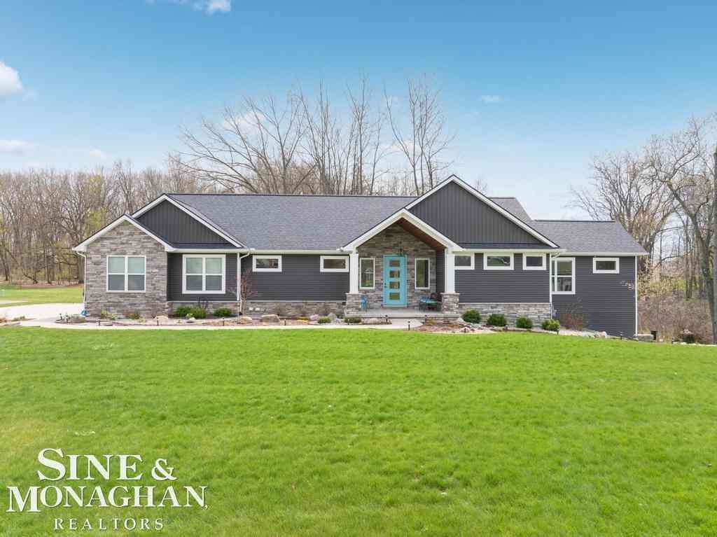 Homes For Sale - 2285 White Hawk Trl Road <br/> Howell, MI 48843