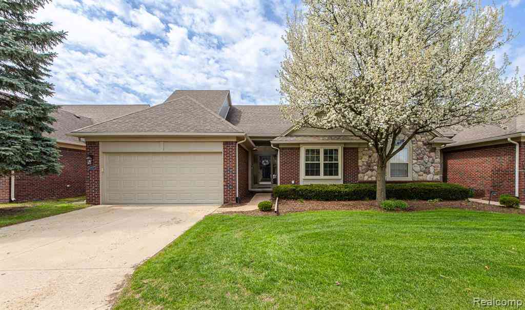 Condo For Sale - 50077 Lexington Avenue E E<br/> Utica, MI 48317