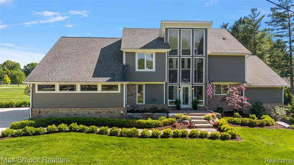 Homes For Sale - 1933 Lone Pine Road <br/> Bloomfield Hills, MI 48302