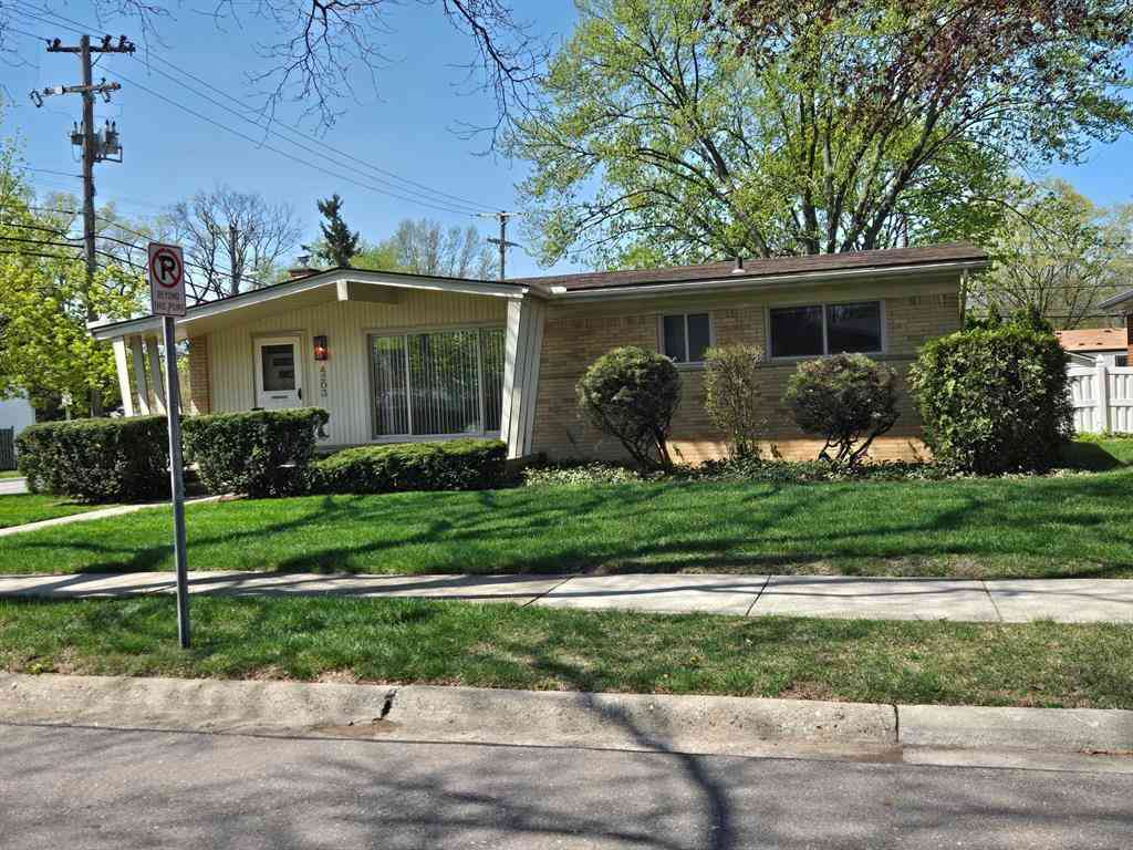 Homes For Sale - 4203 Manor Avenue <br/> Oakland County, Royal Oak, MI 48073