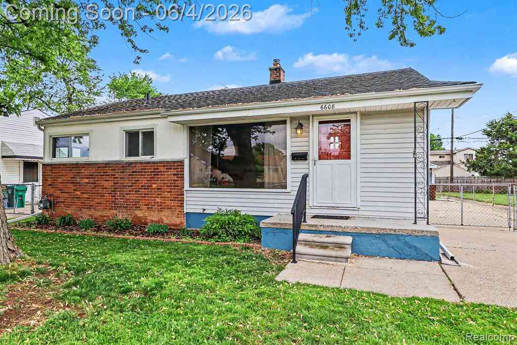 Homes For Sale - 6608 Helen Street <br/> Wayne County, Garden City, MI 48135