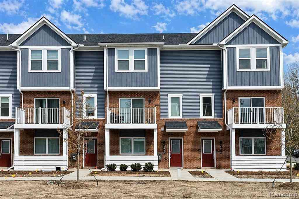 Condo For Sale - 4876 Parkside Lane <br/> Troy, MI 48085