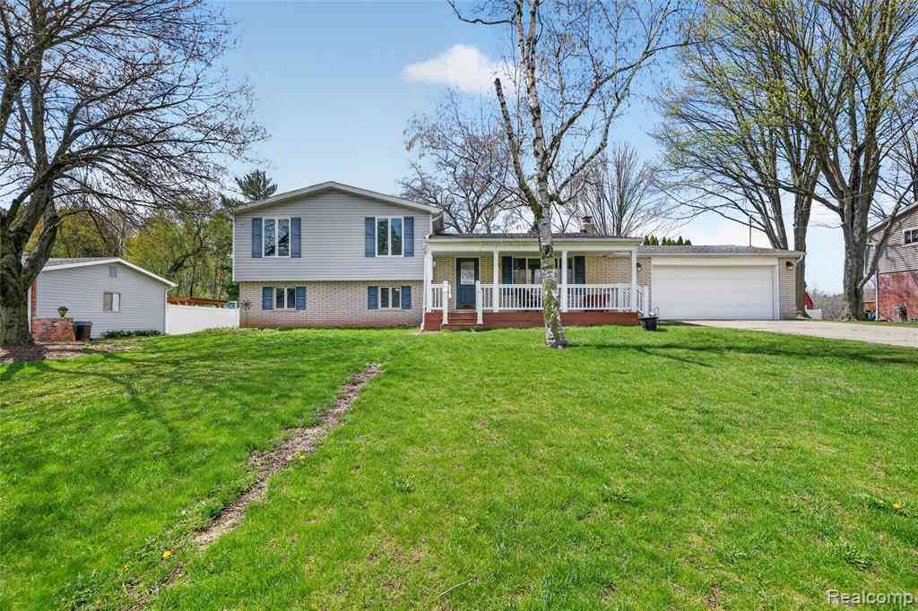 Homes For Sale - 9080 Meadowland Drive <br/> Grand Blanc, MI 48439