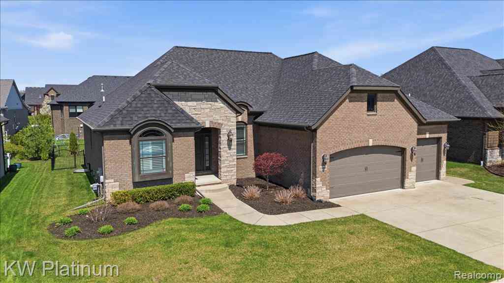 Homes For Sale - 22003 Chaucer Court <br/> Macomb, MI 48044