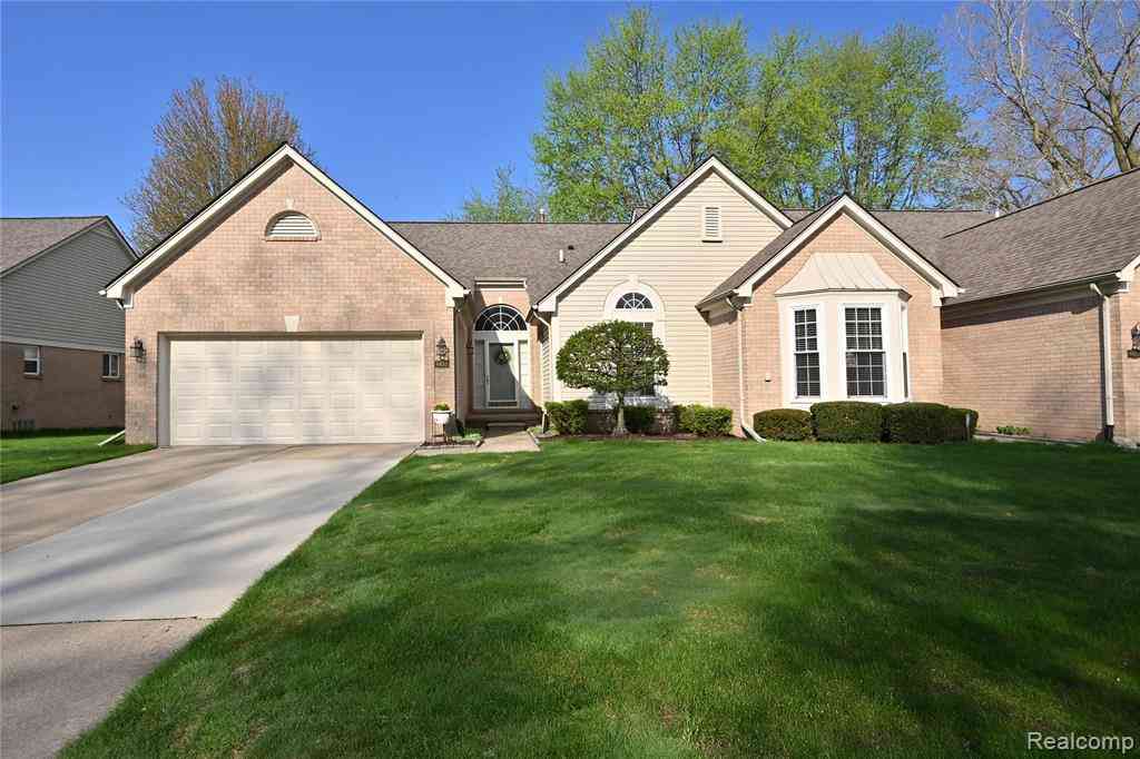 Condo For Sale - 44153 Dylan  <br/> Sterling Heights, MI 48314