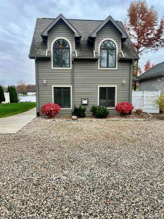 Homes For Sale - 8065 S Portage Road <br/> Jackson, MI 49201