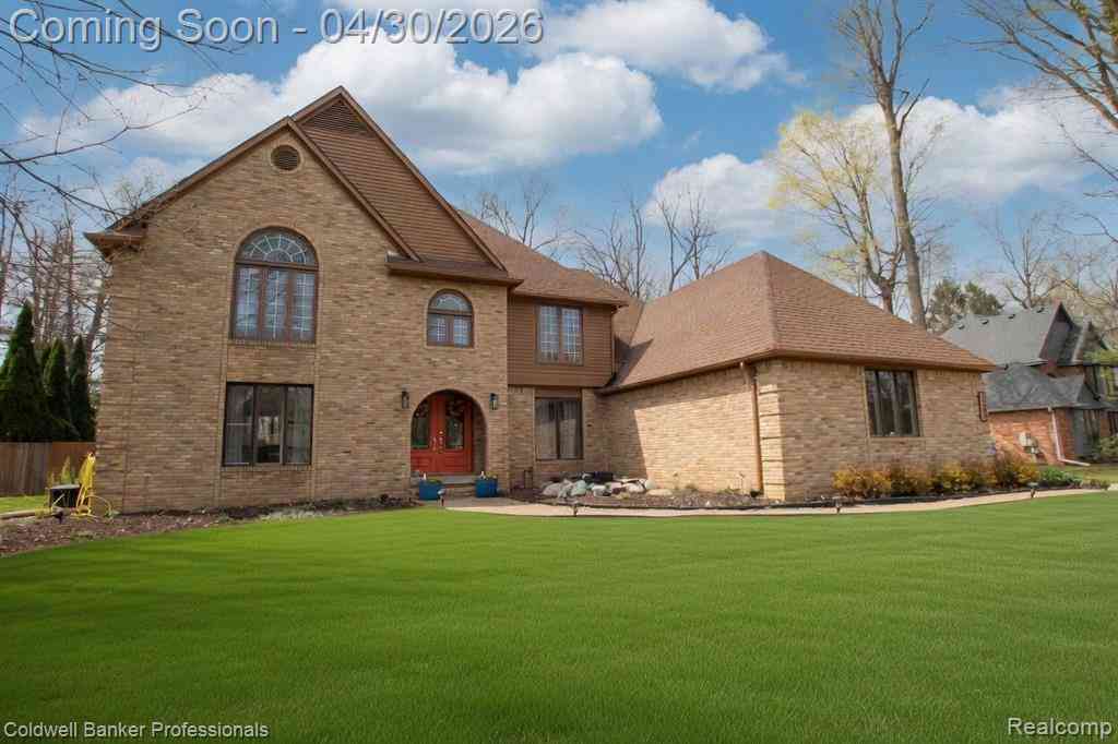 Homes For Sale - 1345 Kings Pointe Road <br/> Grand Blanc, MI 48439