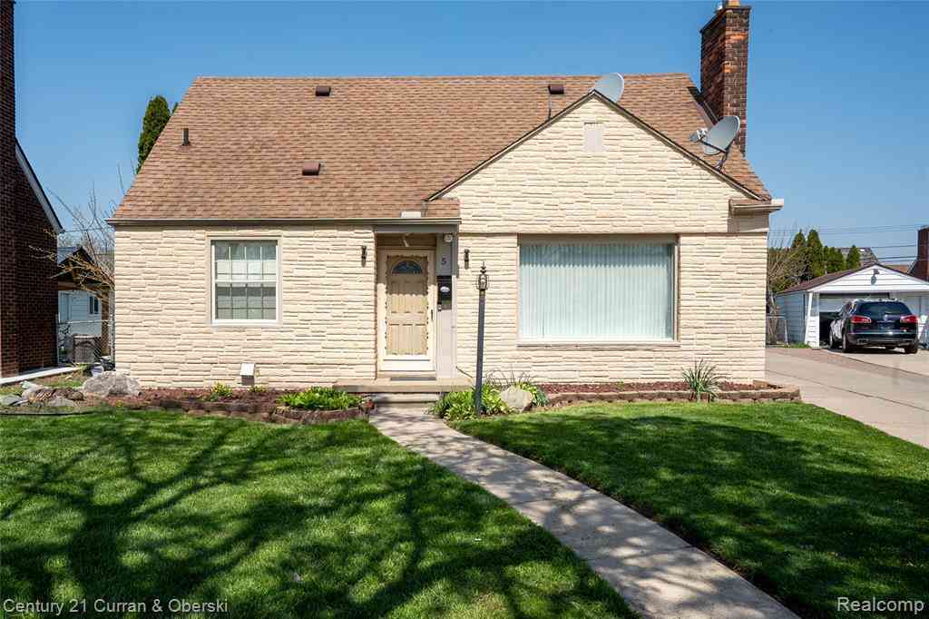 Homes For Sale - 5 Barclay Court <br/> Dearborn, MI 48126