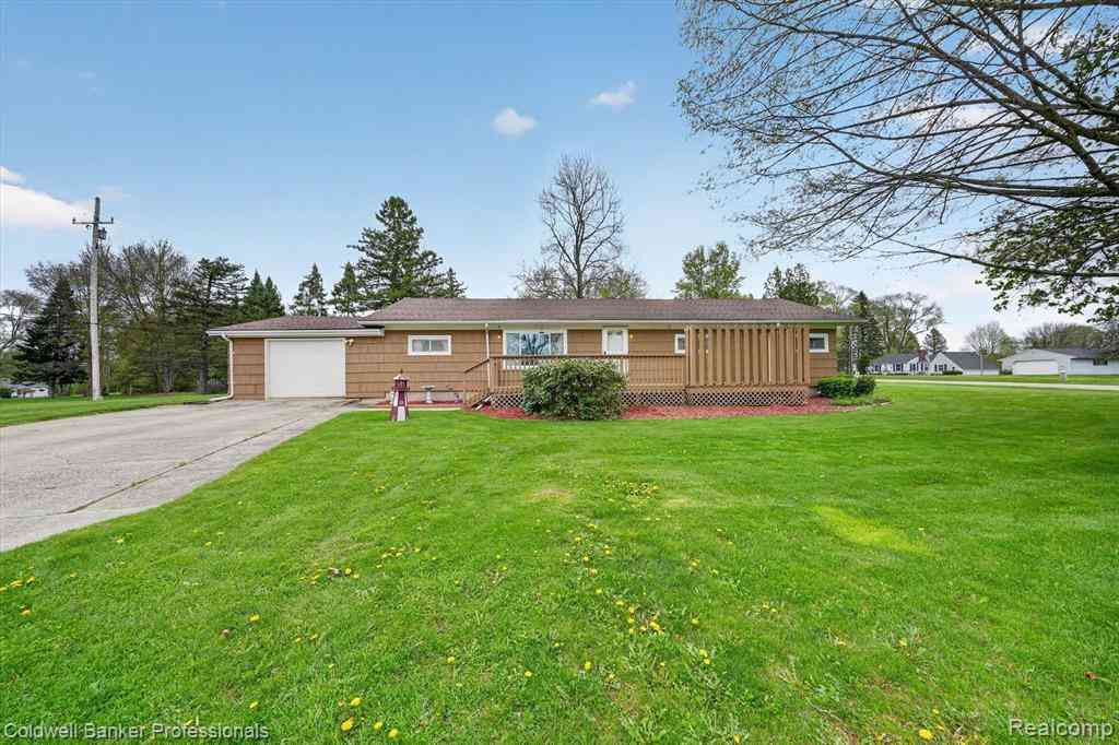 Homes For Sale - 2010 Carol Drive <br/> Lapeer, MI 48446