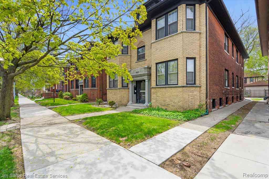 Homes For Rent - 981 2N Beaconsfield Avenue <br/> Grosse Pointe, MI 48230