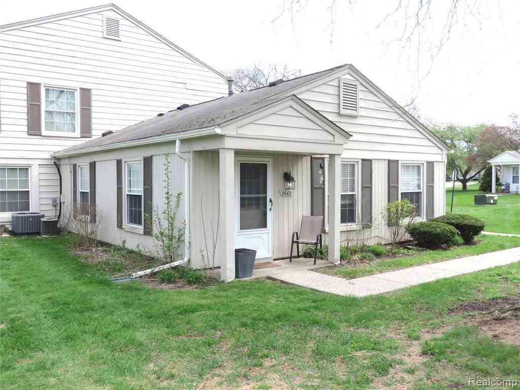 Condo For Sale - 2662 Wildwood Court <br/> Lake Orion, MI 48360