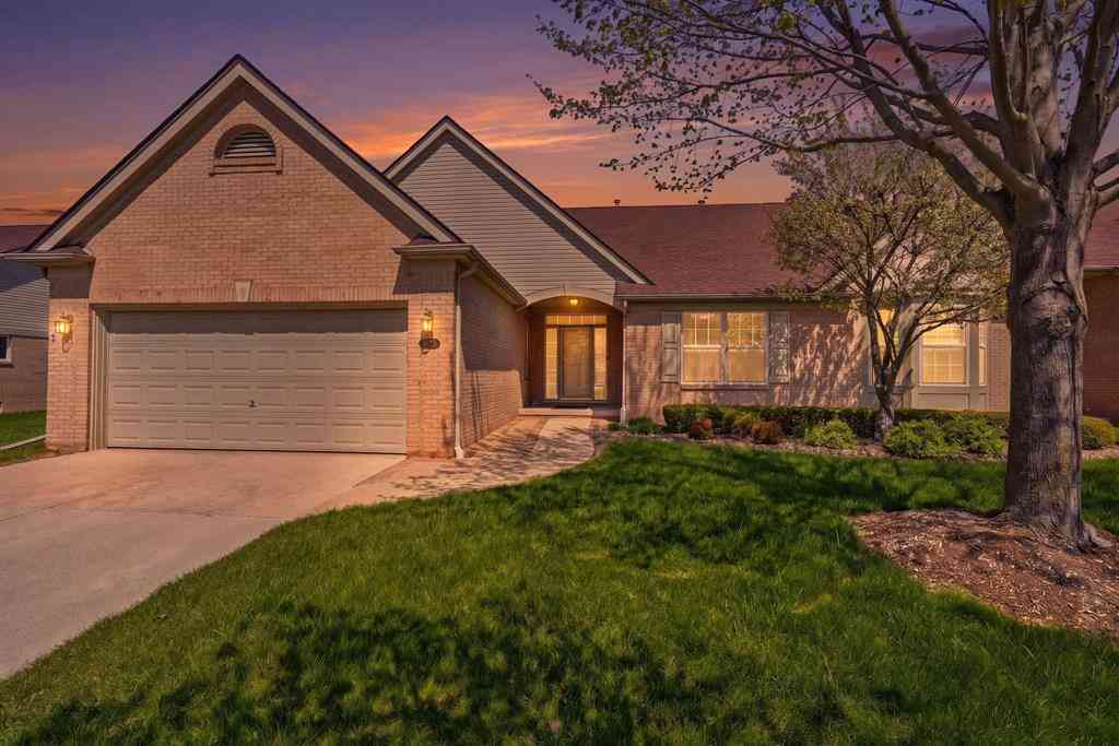 Condo For Sale - 17233 Pond Drive <br/> Clinton Township, MI 48038