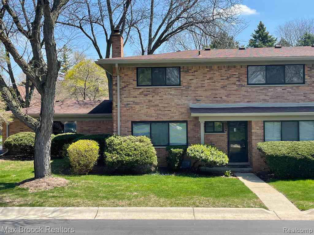 Condo For Rent - 116 E Hickory Grove Road <br/> Bloomfield Hills, MI 48304