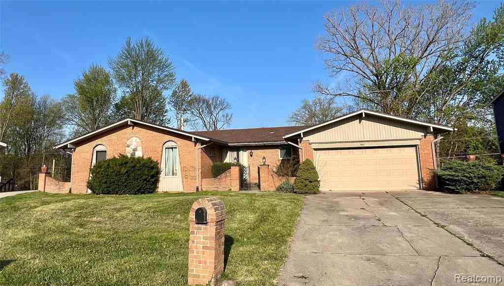 Homes For Sale - 37115 Pocahontas Drive <br/> Clinton Township, MI 48036