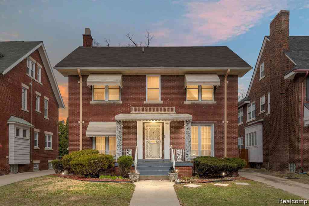Homes For Sale - 2532 Longfellow Street <br/> Detroit, MI 48206