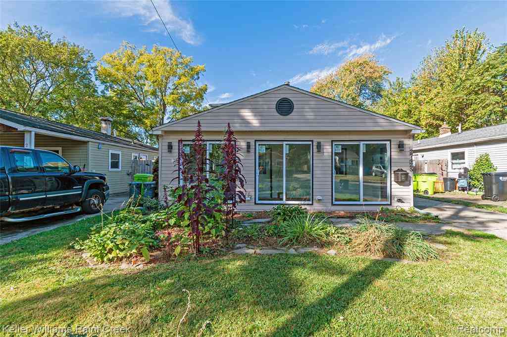 Homes For Sale - 27425 Townley Street <br/> Oakland County, Madison Heights, MI 48071