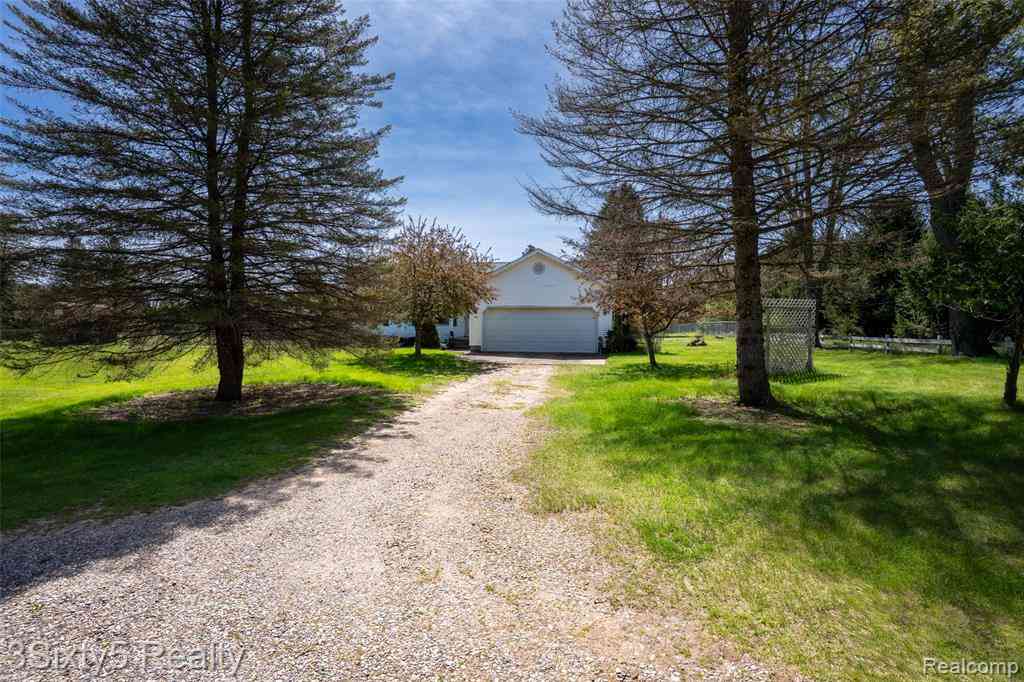 Homes For Sale - 1783 Farnsworth Road <br/> Lapeer, MI 48446
