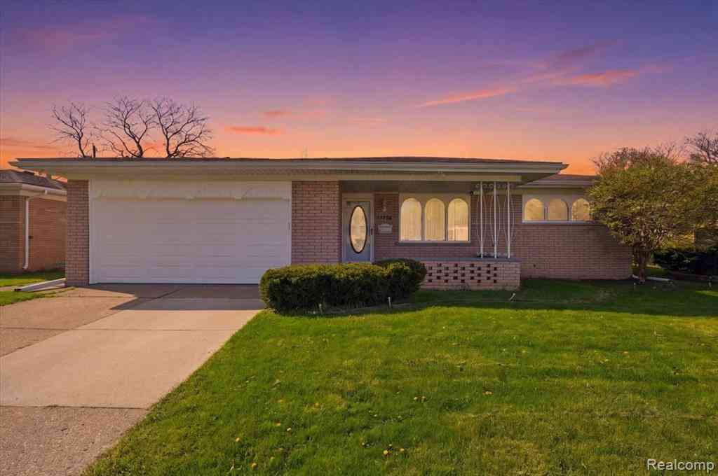 Homes For Sale - 14066 Castle Avenue <br/> Warren, MI 48088