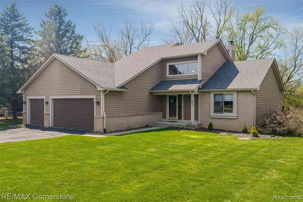 Homes For Sale - 501 Alexander Drive <br/> Commerce Twp, MI 48390