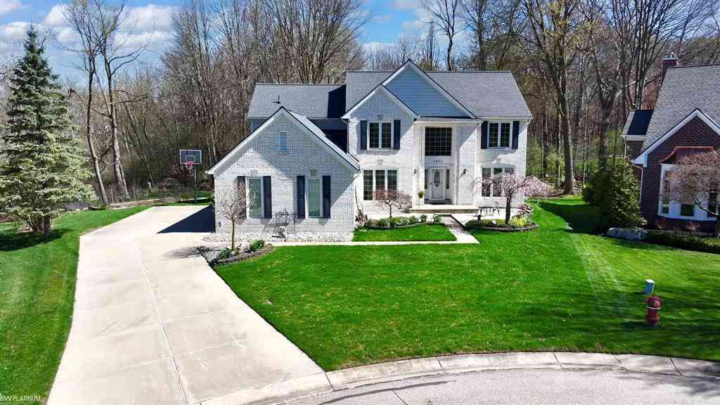 Homes For Sale - 3973 Winslow Drive <br/> Auburn Hills, MI 48326