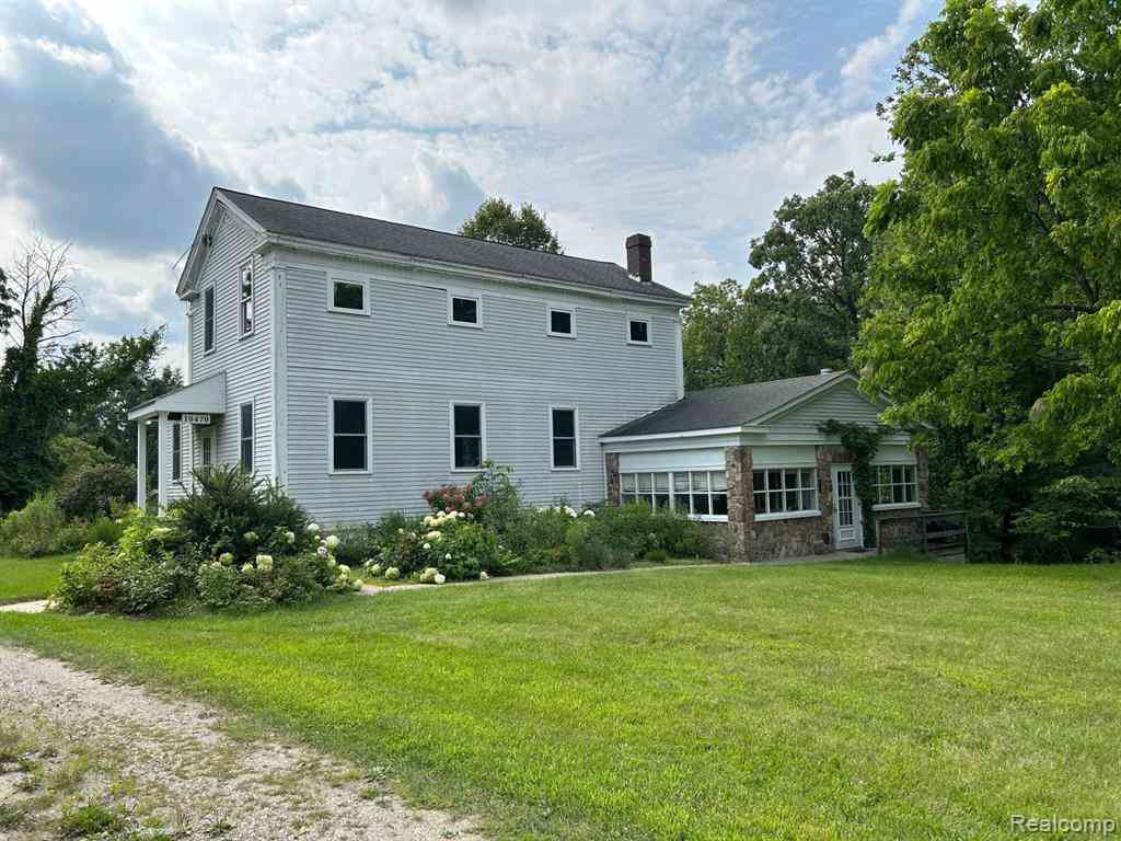 Homes For Sale - 10470 N Rushton Road <br/> South Lyon, MI 48178