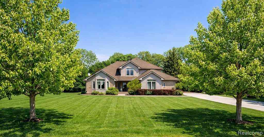 Homes For Sale - 4197 Lake Forest Drive E E<br/> Ann Arbor, MI 48108