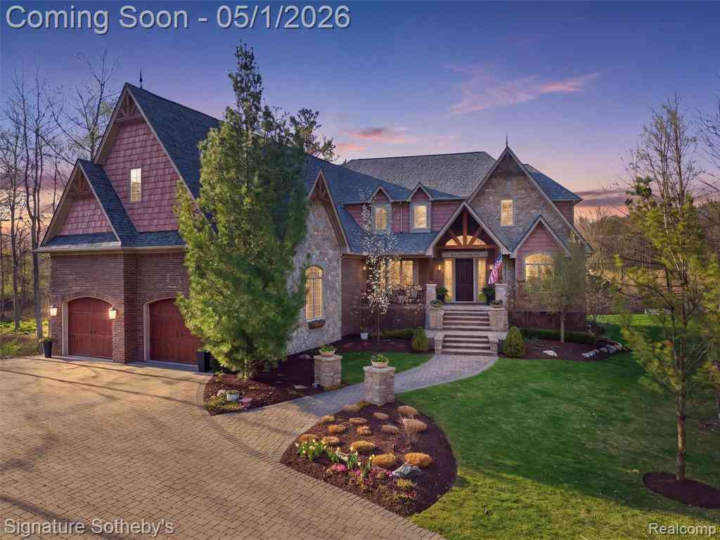 Homes For Sale - 1595 Carriage Way <br/> Rochester, MI 48307
