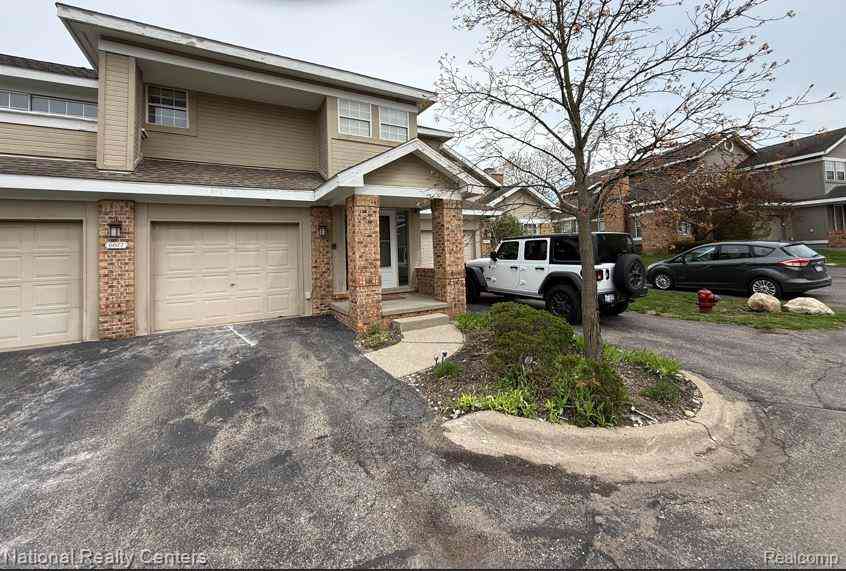 Condo For Sale - 6677 Chimney Sweep  <br/> West Bloomfield, MI 48322