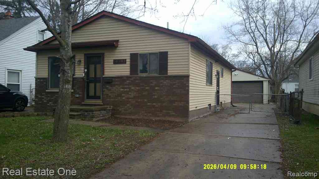 Homes For Sale - 18949 Kenosha Street <br/> Wayne County, Harper Woods, MI 48225