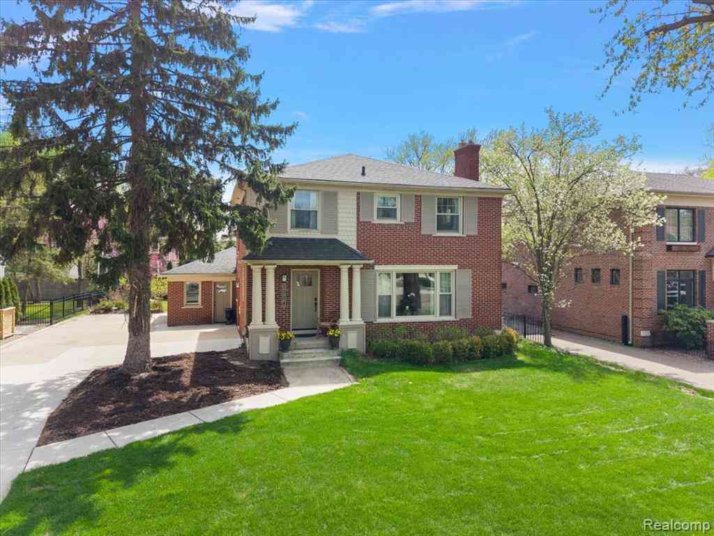 Homes For Sale - 1004 Wimbleton Drive <br/> Oakland County, Birmingham, MI 48009