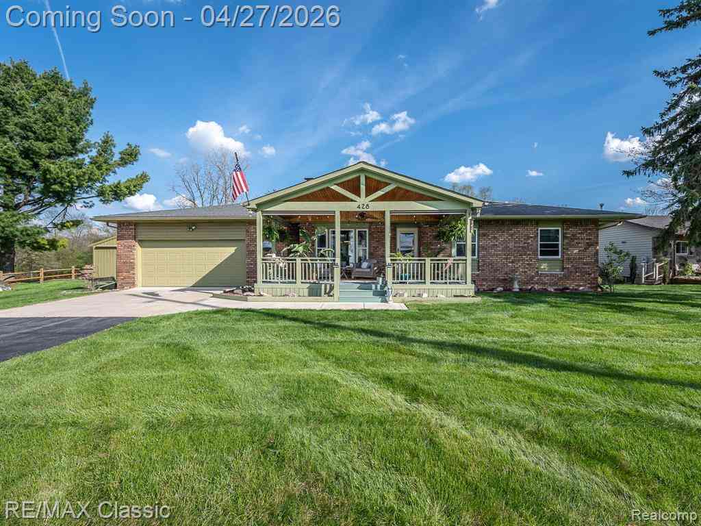 Homes For Sale - 428 E Shore Drive <br/> Whitmore Lake, MI 48189
