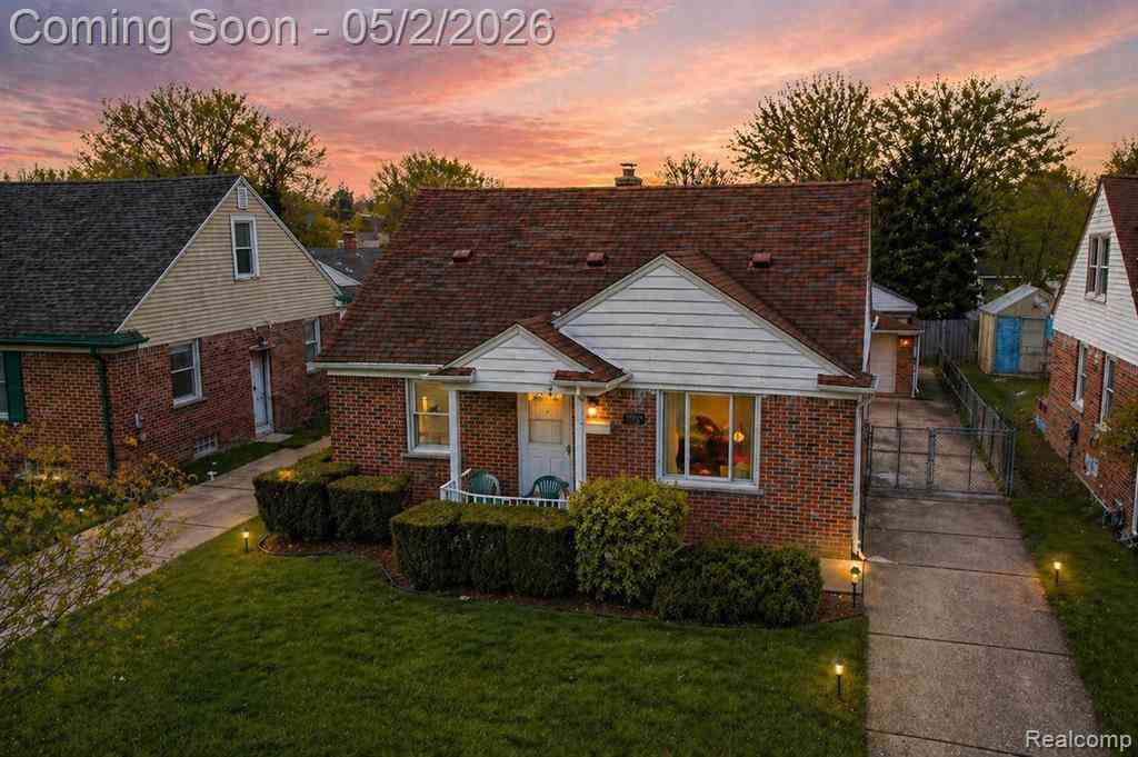 Homes For Sale - 33629 Forest Street <br/> Wayne, MI 48184