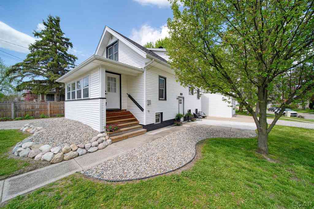 Homes For Sale - 333 E Jefferson St Street <br/> Lenawee County, Blissfield, MI 49228