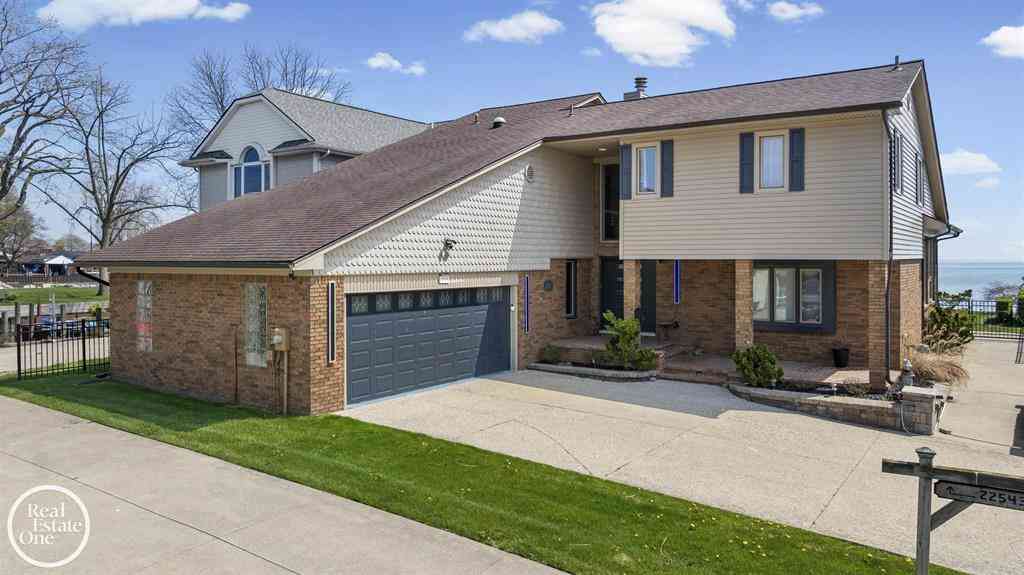 Homes For Sale - 22539 Maple Street <br/> Saint Clair Shores, MI 48081