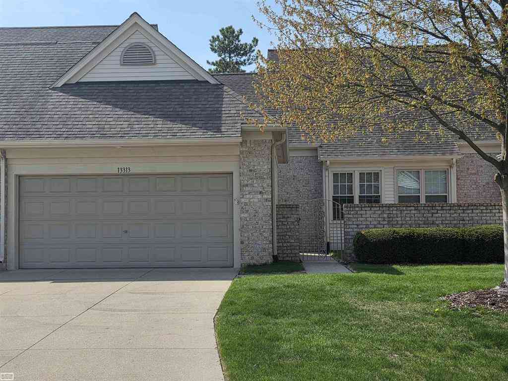 Condo For Sale - 13313 Wyndemere Circle <br/> Sterling Heights, MI 48313