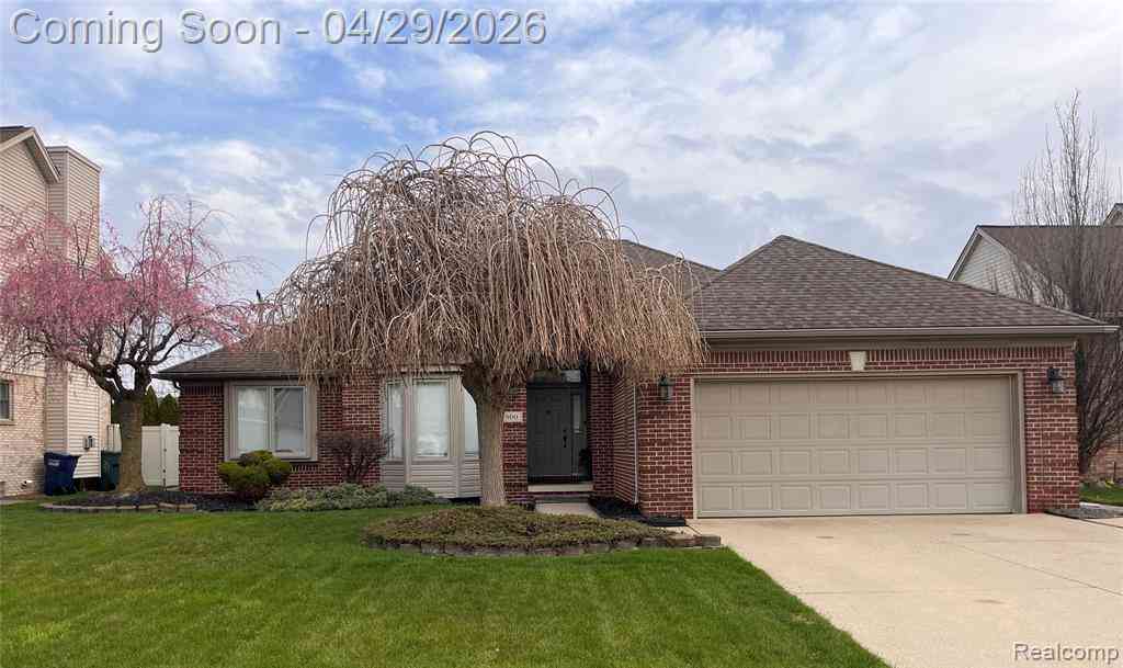 Homes For Sale - 800 Saint Johns Boulevard <br/> Lincoln Park, MI 48146