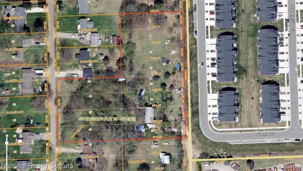 Homes For Sale - 4900 Estes Drive <br/> Lake Orion, MI 48359