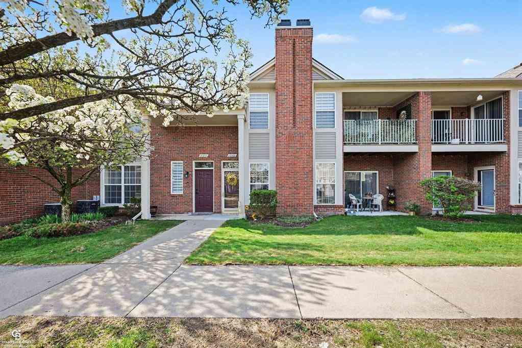 Condo For Sale - 15368 Yale Drive <br/> Clinton Township, MI 48038