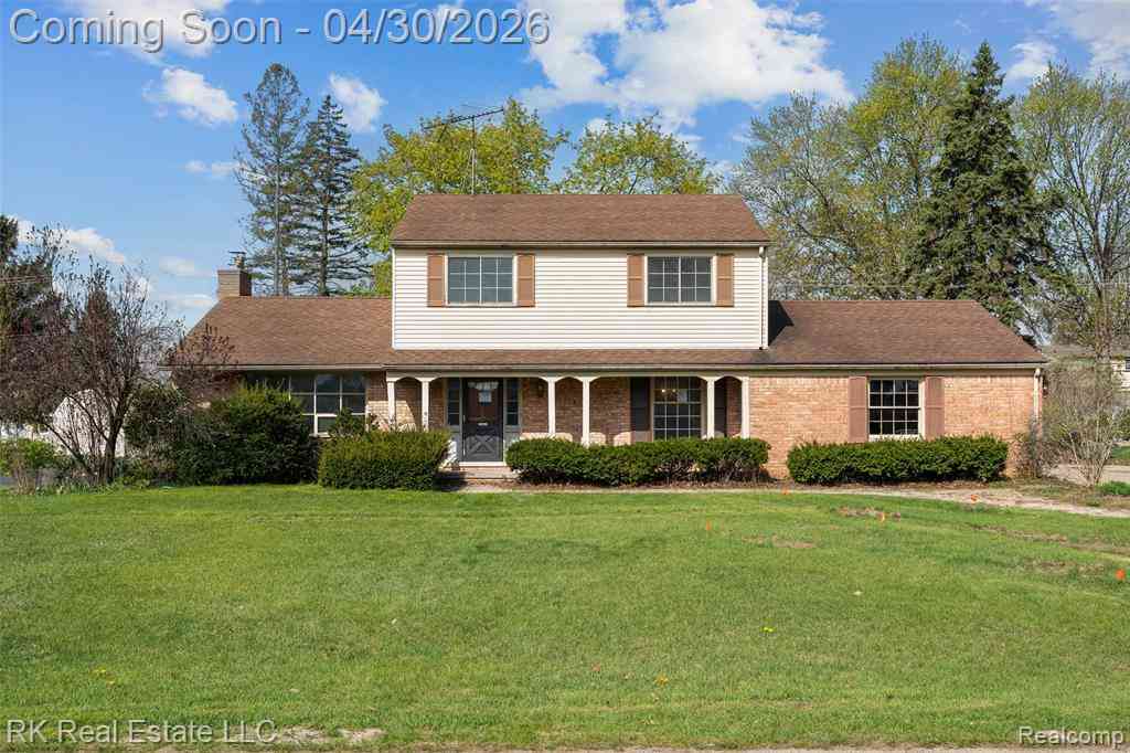 Homes For Sale - 52489 Butternut Drive <br/> Shelby Twp, MI 48316