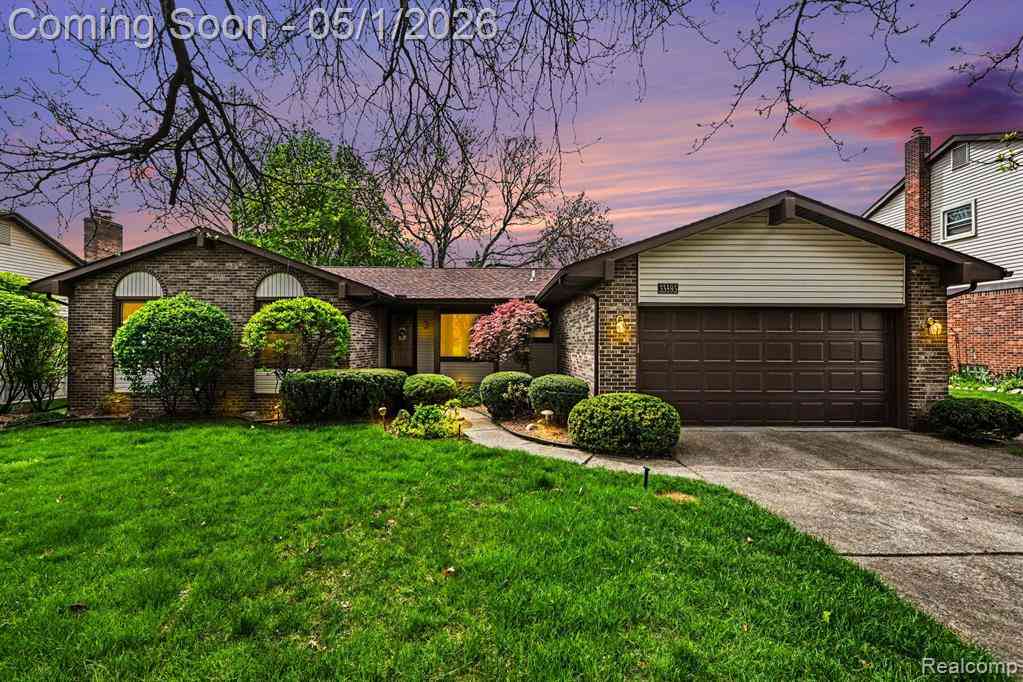 Homes For Sale - 33593 Curtis Road Road S S<br/> Livonia, MI 48152