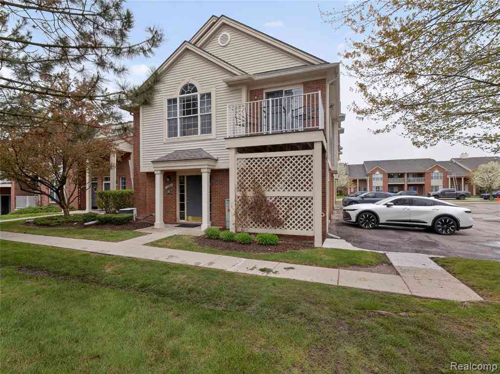 Condo For Sale - 1834 Flagstone Circle  #37<br/> Rochester, MI 48307
