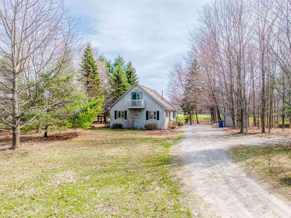 Homes For Sale - 1946 E Swanson Trail <br/> Cedar, MI 49621