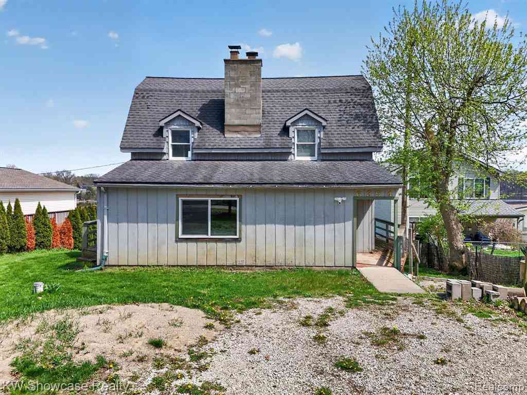 Homes For Sale - 6354 Bennett Lake Road <br/> Fenton, MI 48430