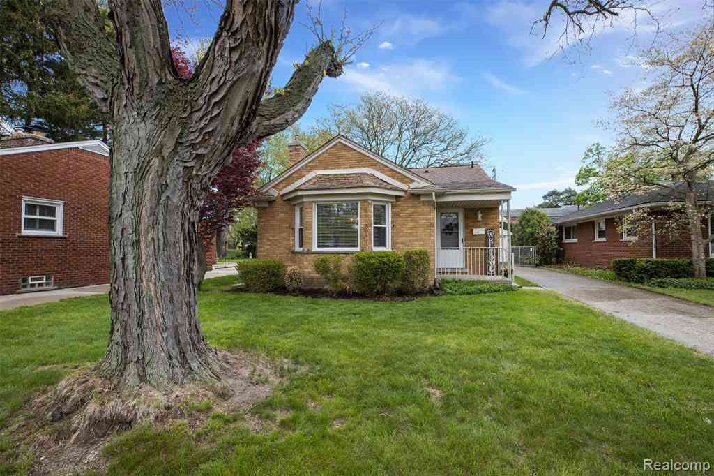 Homes For Sale - 22157 Mauer Street <br/> Saint Clair Shores, MI 48080