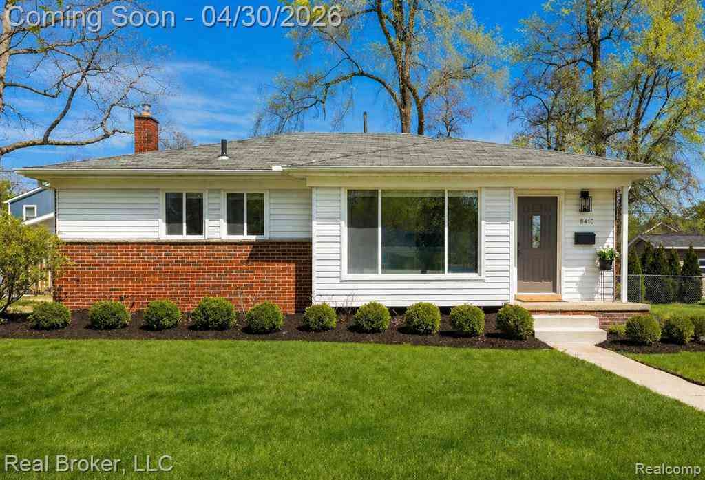 Homes For Sale - 8410 Northfield Boulevard <br/> Oakland County, Oak Park, MI 48237