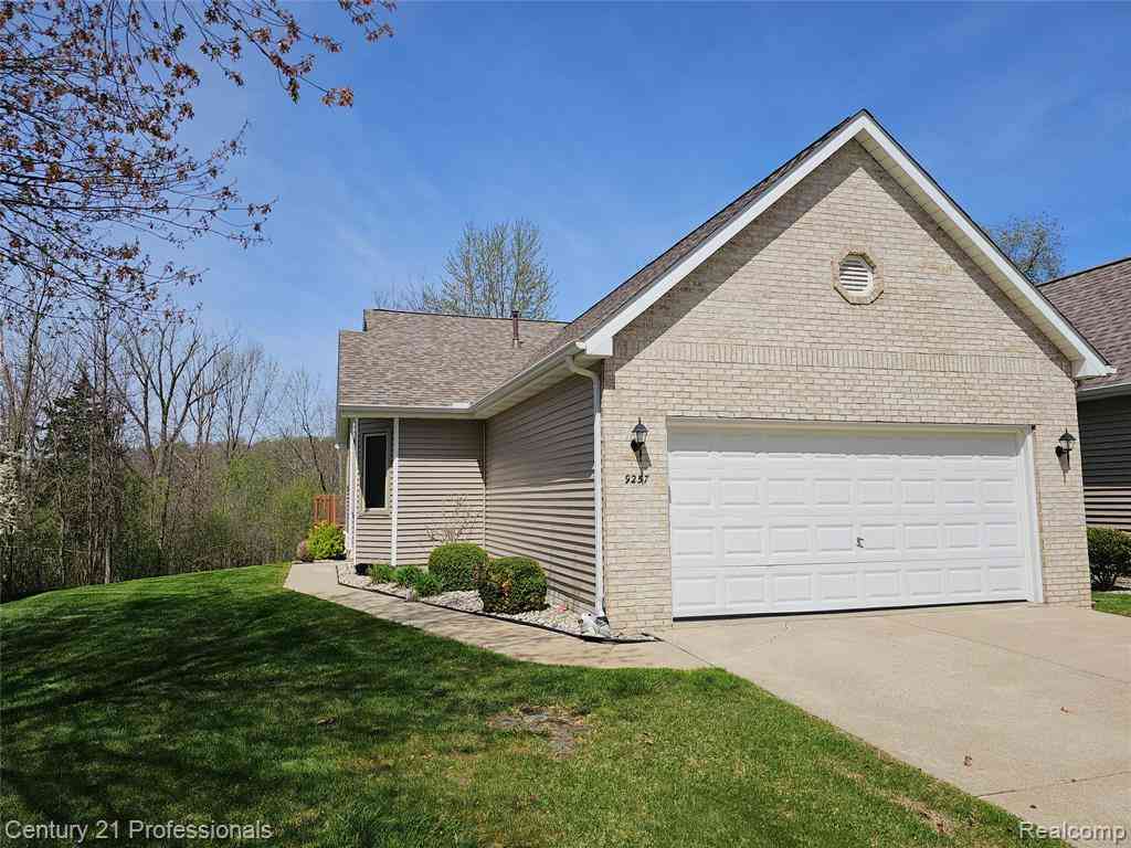 Condo For Sale - 9257 Monica Drive  #83<br/> Davison, MI 48423